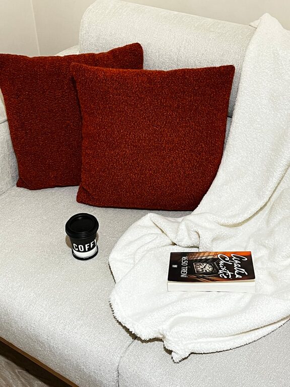 Creating a Cozy Reading Corner at Home: Tips and Ideas